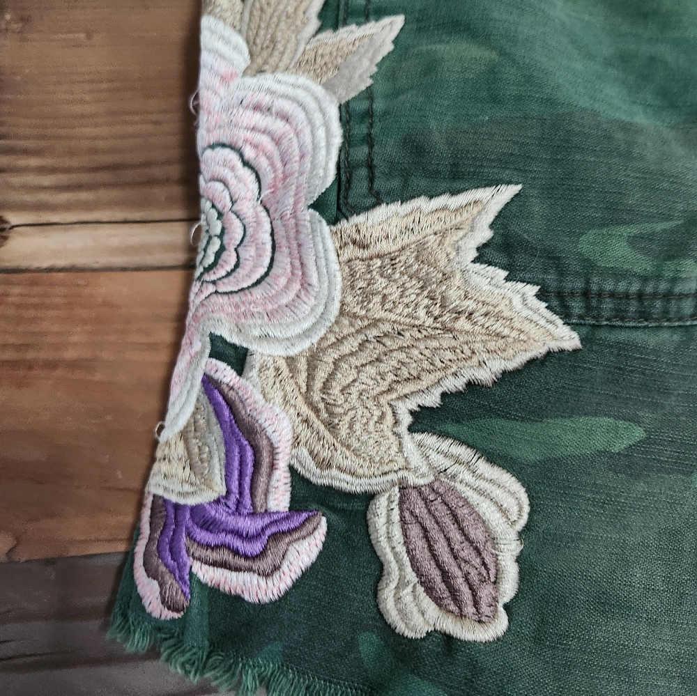 Free People Embroidered Green Camo Flower Scout Shorts - Picture 7 of 8